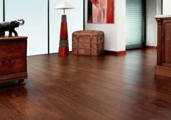 Jak správně položit laminátové podlahy na dřevo'яну підлогу